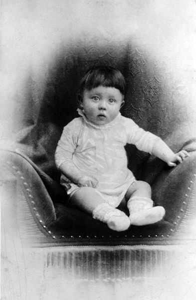Adolf Hitler als Baby