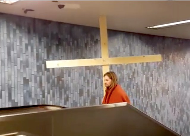 screenshot jesus and the cross