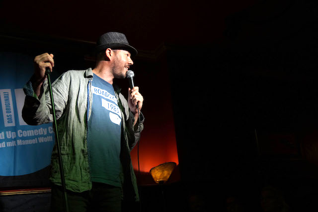 english comedy night cologne. manuel wolff hosting. photo by Lisa Spielmann (c)